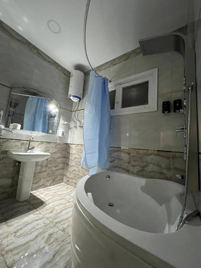 Lucky Hostel Il Il Cairo Esterno foto